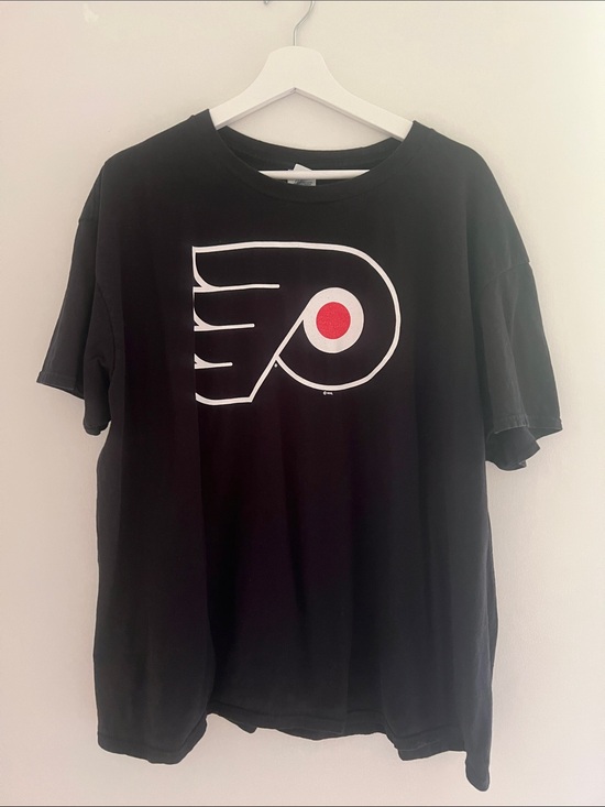 NHL Other - NHL Black Philadelphia Flyers Logo Short Sleeve Tee